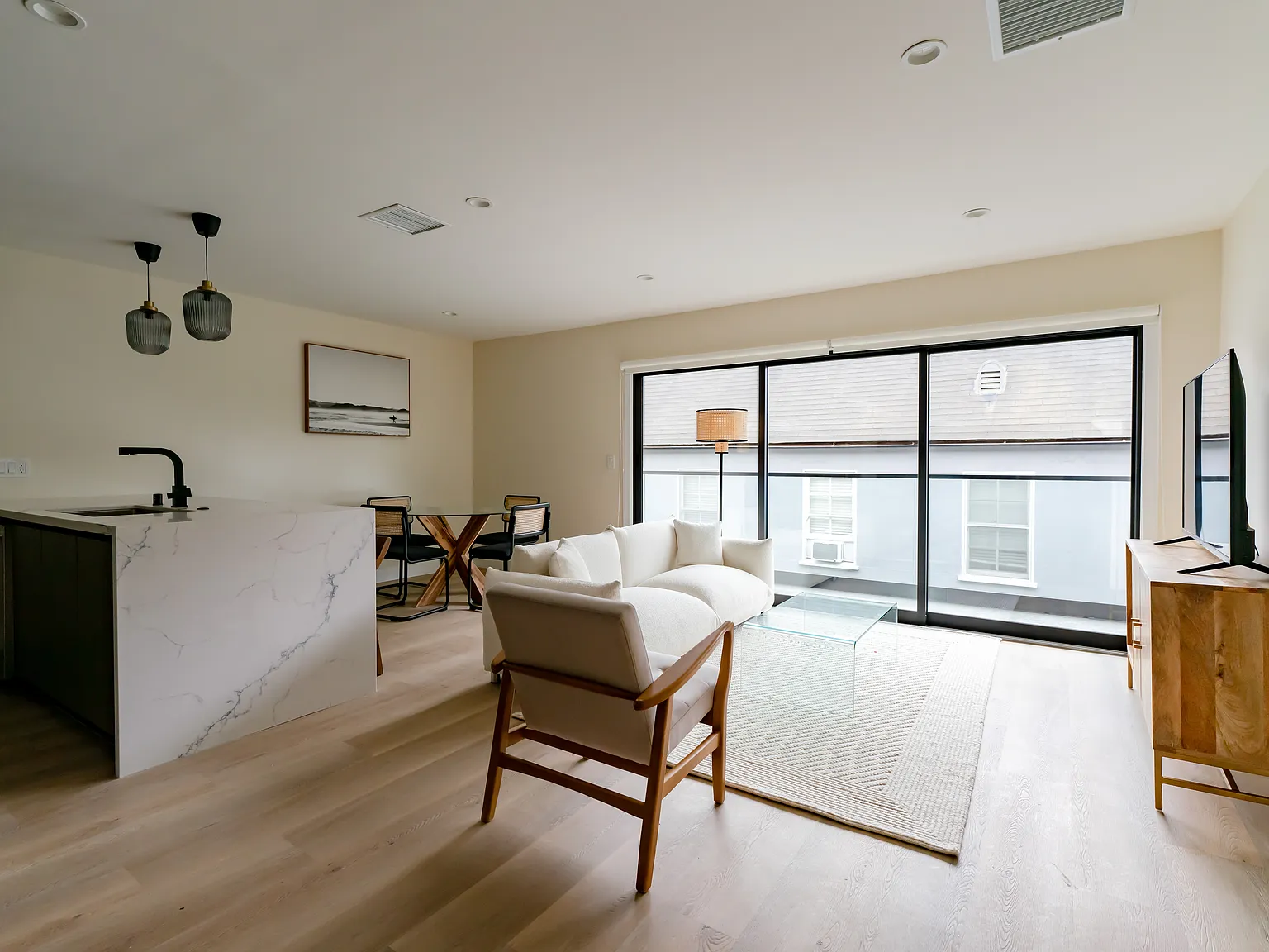 1 bed, 694 sqft, $4,600 — Photo 4