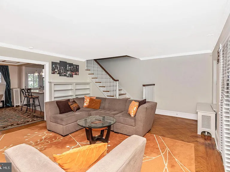 163 Stoneway Ln — Photo 4