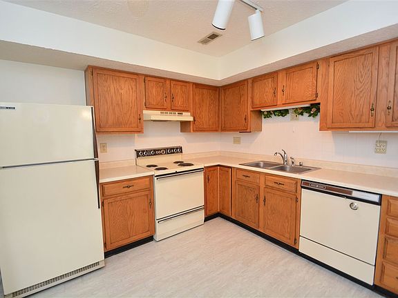 3rd image of 6331 Brookside Dr