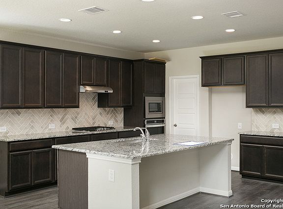 5th image of 10631 Tranquille Place