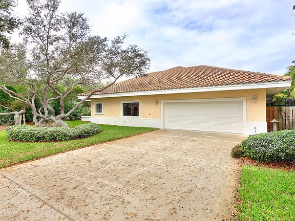5th image of 402 Sanderling Dr