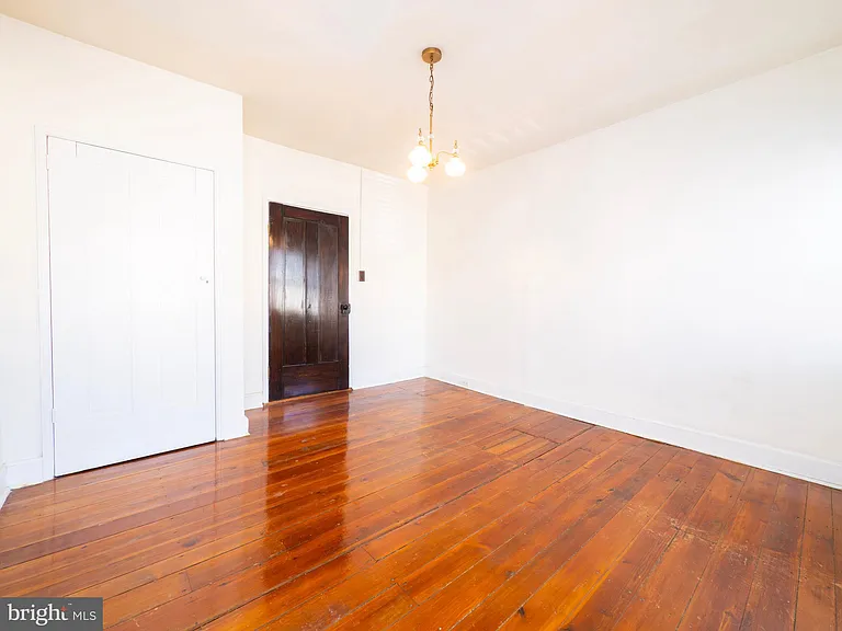 703 S Loudoun St — Photo 25