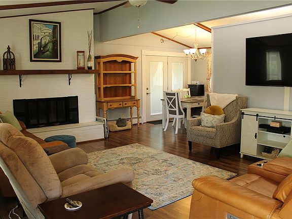 5th image of 725 Park Pl