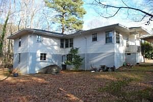 3rd image of 772 Overhill Dr