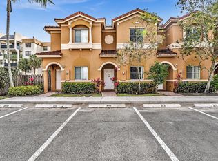 6028 Woodlands Blvd, Tamarac, FL 33319