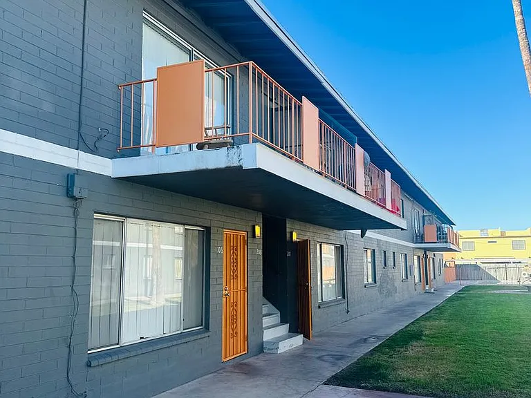 Alvernon811-835 — Photo 36