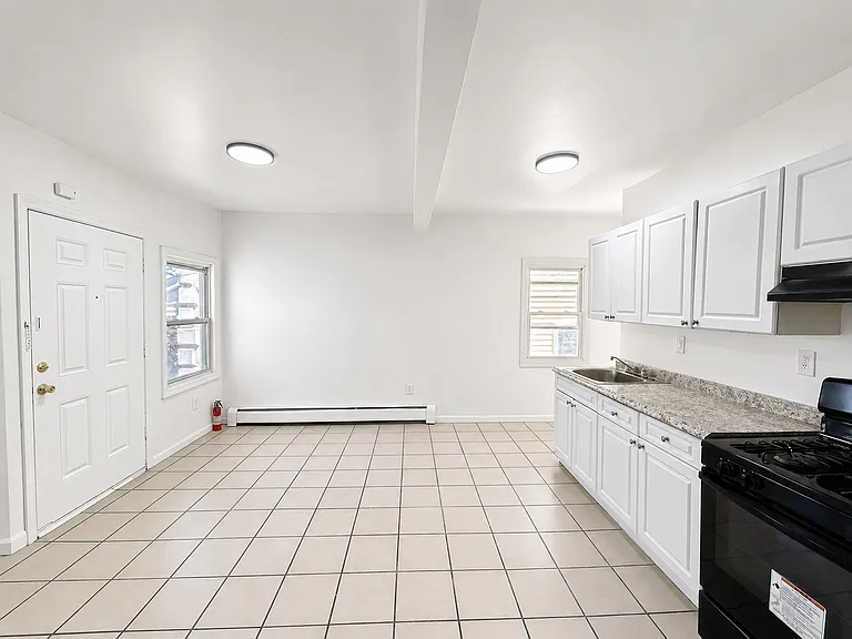 36 Mary St #2 — Photo 4