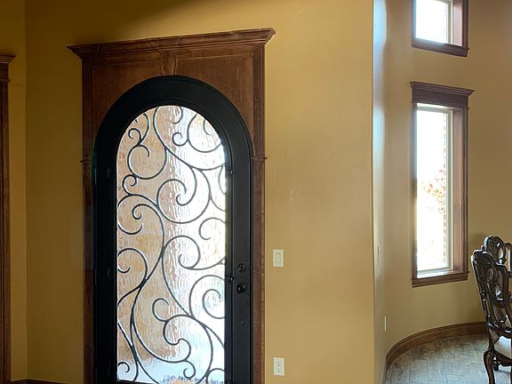 3rd image of 715 SW Eden Pl