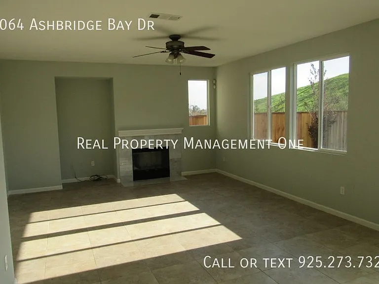 1064 Ashbridge Bay Dr — Photo 14