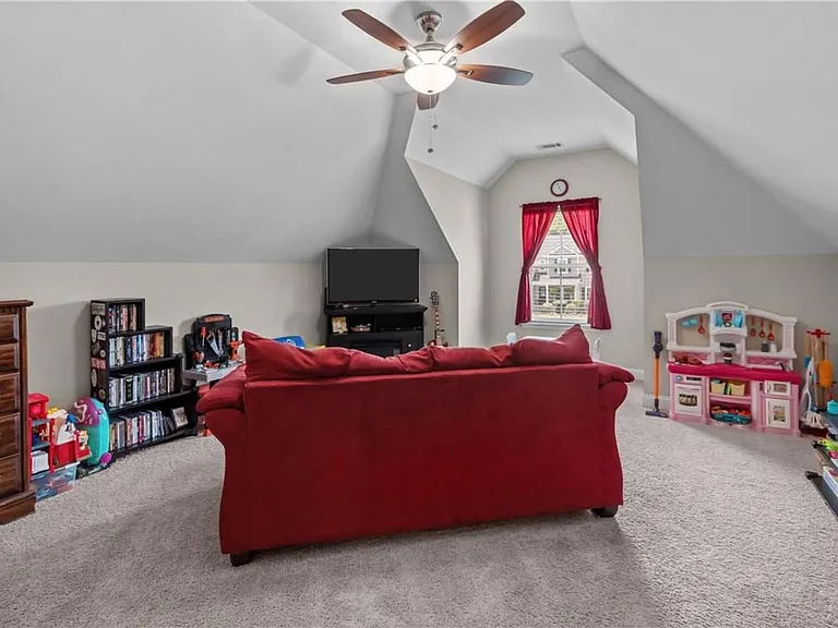 498 Waverly Ln — Photo 47