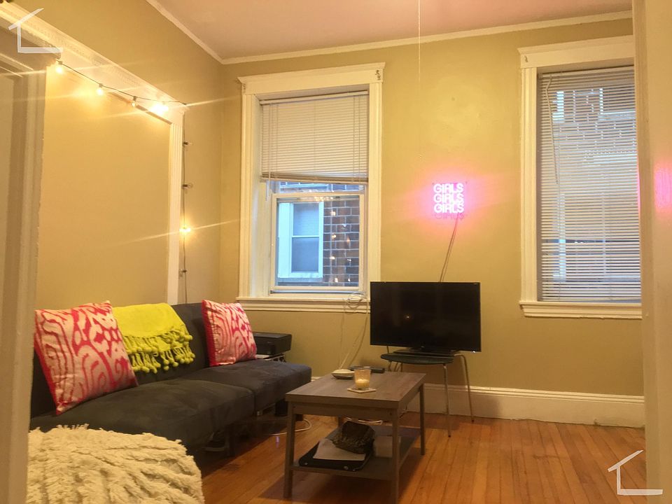 2nd image of 53 Egmont St APT 4S