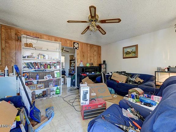3rd image of 859 E 10TH Drive