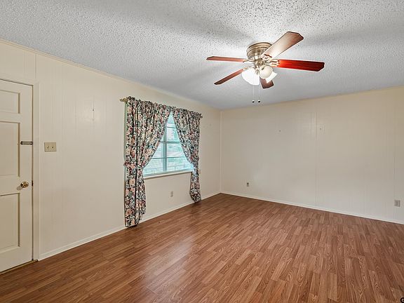 3rd image of 206 Tomlin St