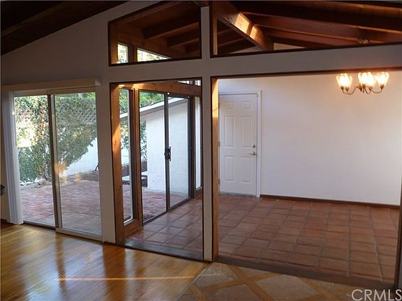 4th image of 3620 N Poinsettia Ave