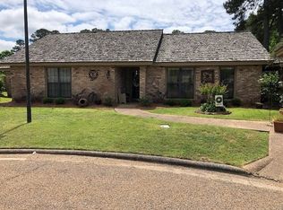 13 Club Oaks Cir, Pearl, MS 39208