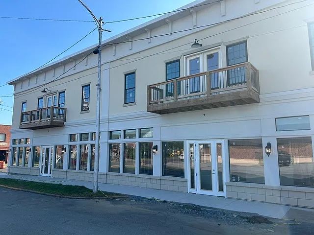 2 bed, 1125 sqft, $1,500 — Photo 2