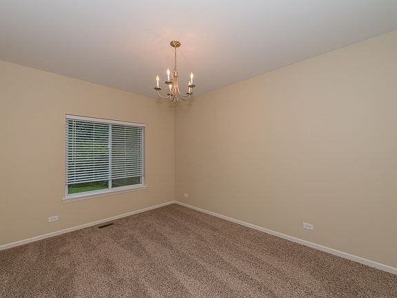 4th image of 2152 Greenview Dr