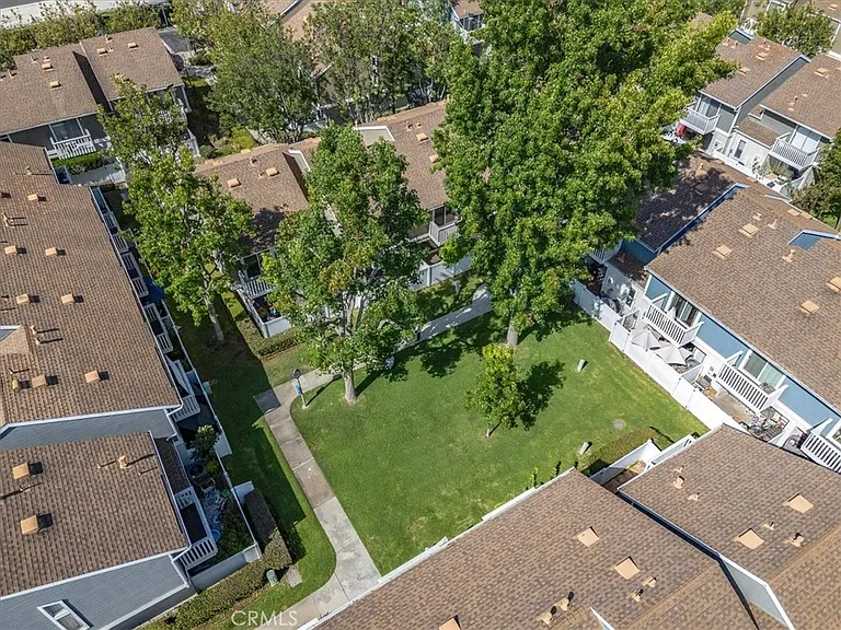 111 Abbeywood Ln — Photo 37