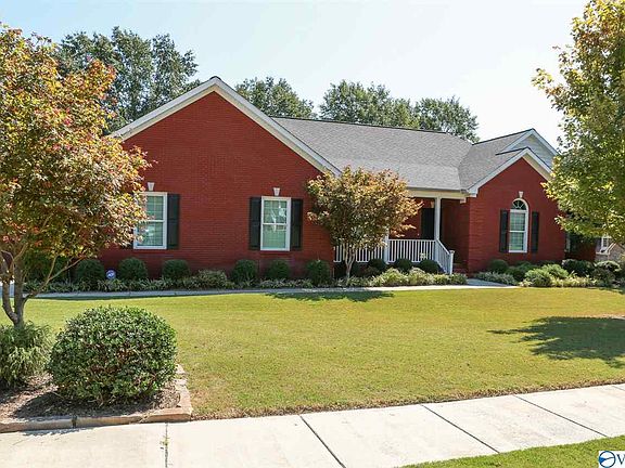5th image of 125 Chambray Dr