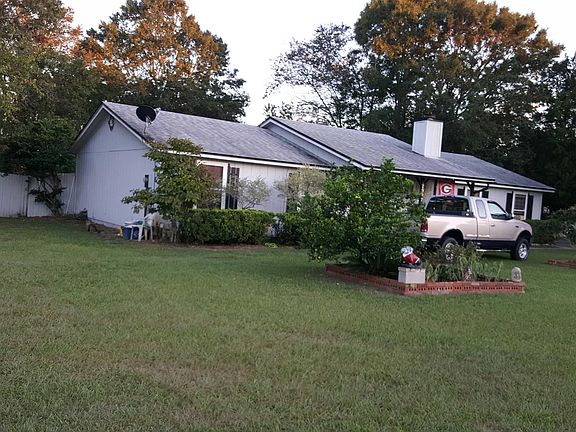 3rd image of 2927 Russell Oaks Dr