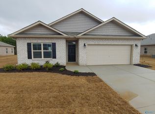 122 Cave Springs Cir, Owens Cross Roads, AL 35763