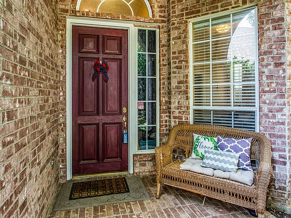 5th image of 2709 Graystone Dr