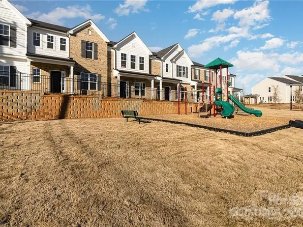 1816 Saint Louis Aly, Concord, NC