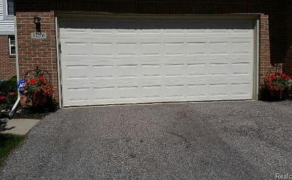 2nd image of 33200 Forest Park Dr