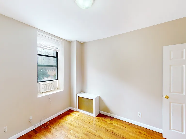 180 Claremont Ave #21 — Photo 14