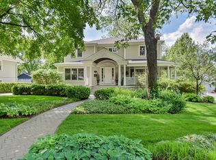 413 Hill Ave, Glen Ellyn, IL 60137