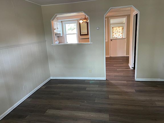 4th image of 3109 W Court Ave