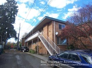 4215 Linden Ave N APT 3, Seattle, WA 98103