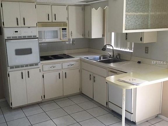 3rd image of 3616 Pinehurst Dr