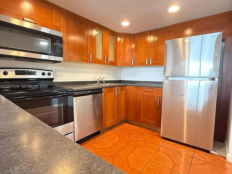 13499 Biscayne Blvd #1114 — Photo 7