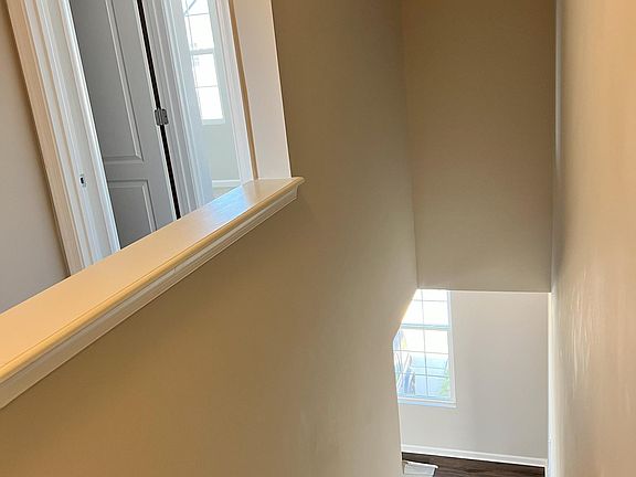 4th image of 30117 Bladen Dr