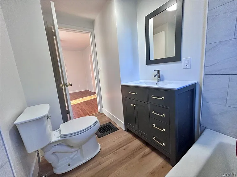 446 Bryant Ave #1 — Photo 5