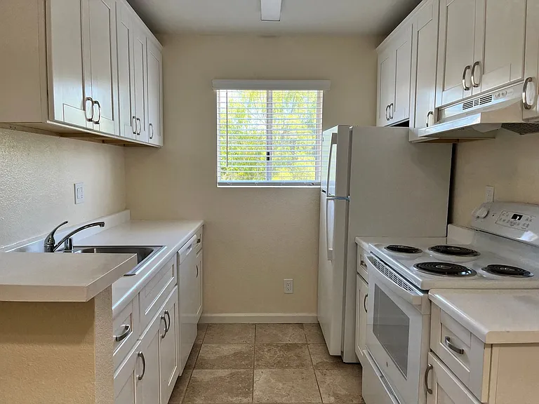 41st St Apartments located in the heart of San Diego — Photo 9