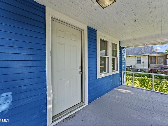 4th image of 419 Clyde St