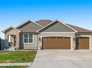 1218 Buckingham Ct, Raymore, MO 64083