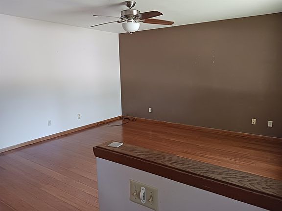 2nd image of 569 Garfield Ave