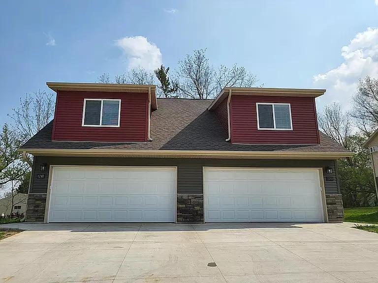 1247 Salem Dr — Photo 1