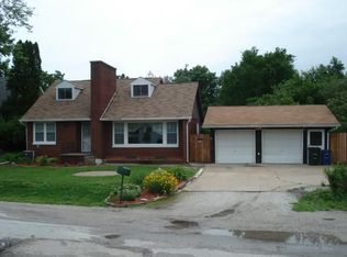 3214 4th St, Moline, IL 61265