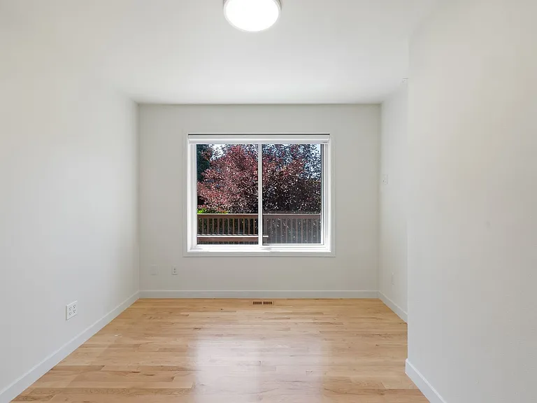 9630 NE 27th St — Photo 17