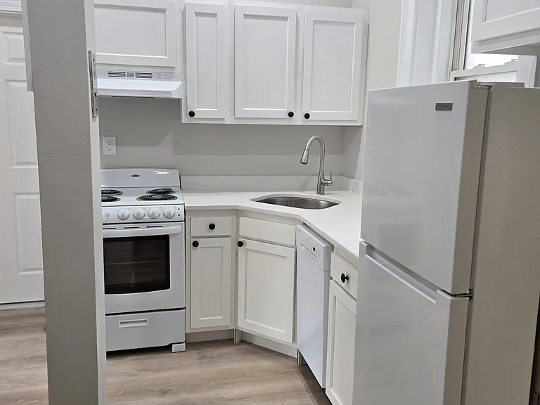 1185 Commonwealth Ave #2 — Photo 8