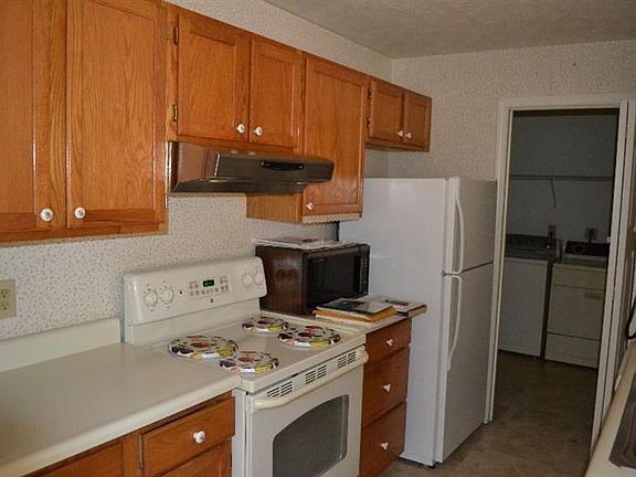 4th image of 720 Carrington Pl APT 205