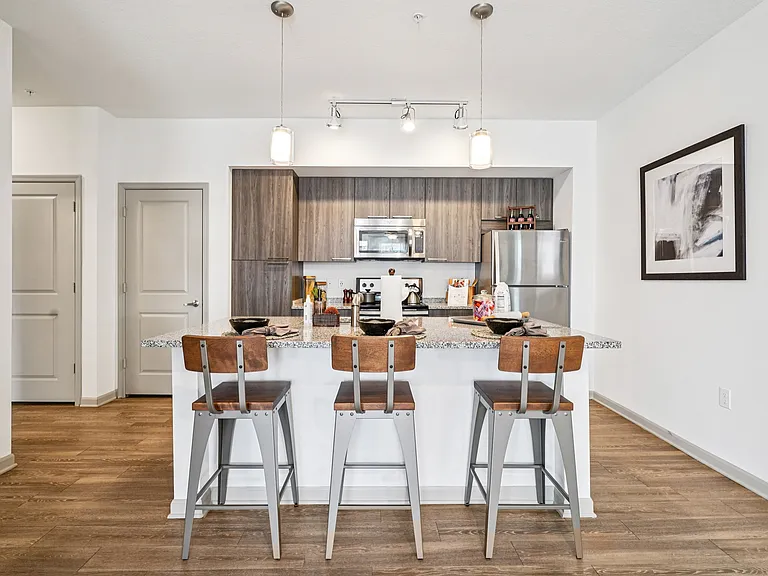 Park Avenue Apartments — Photo 27