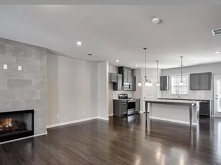 250 Mahone Dr — Photo 7