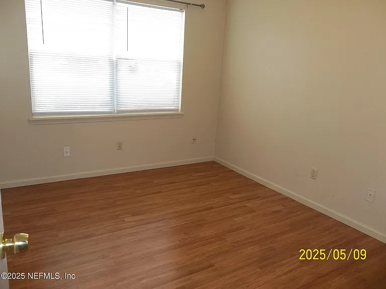 255 Leatherleaf Dr — Photo 5