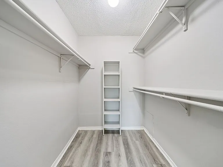 Cedar Park Apartments — Photo 49