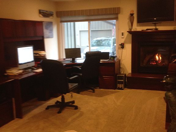 4th image of 302 Willow Hill Ct